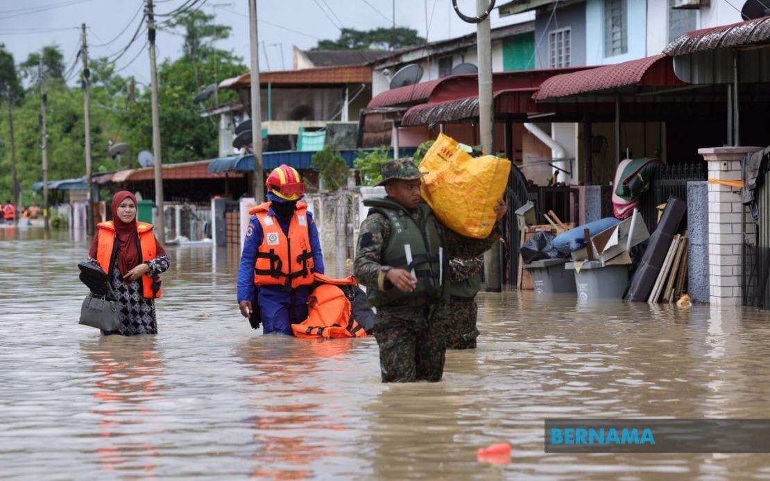 BERNAMA - FLOODS: NUMBER OF EVACUEES IN JOHOR, PAHANG RISES TO 8,578 AS ...