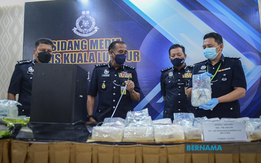 BERNAMA - POLIS RAMPAS DADAH BERNILAI LEBIH RM10 JUTA, TAHAN 13 INDIVIDU