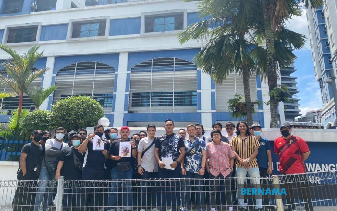 BERNAMA - NGO Buat Laporan Polis Peguam Hina Institusi Beraja