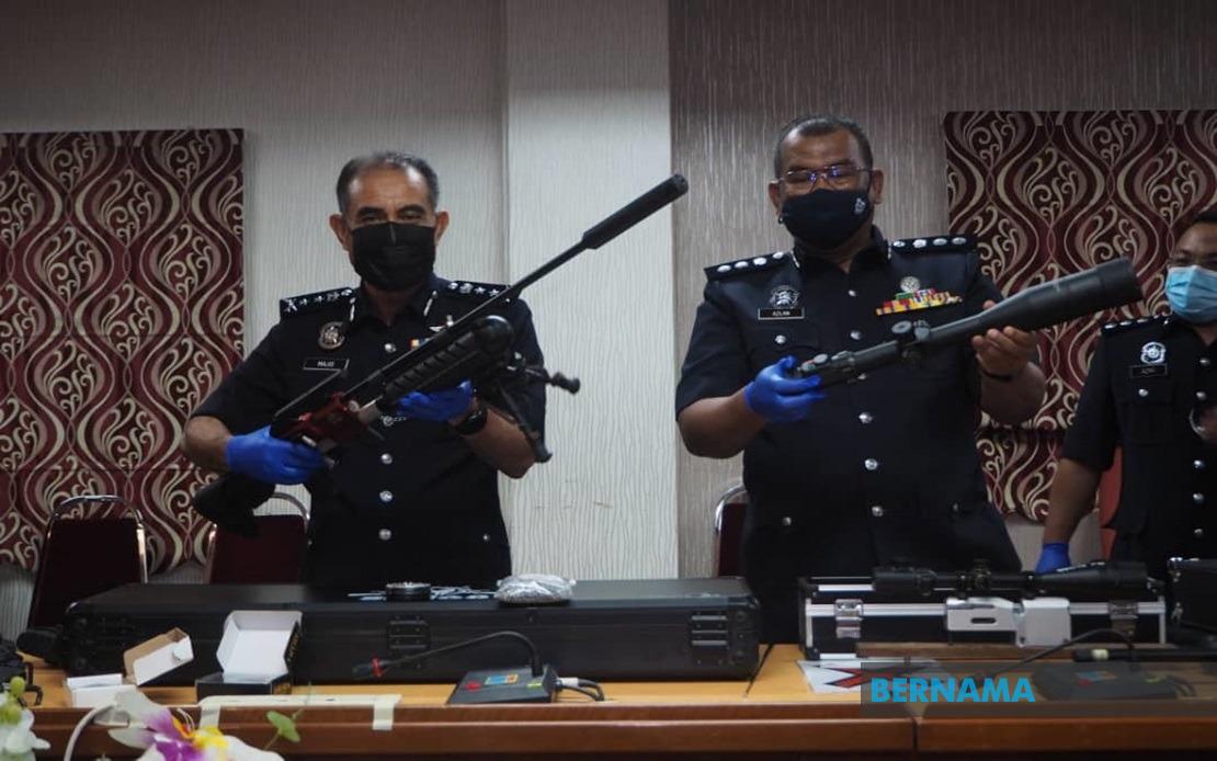 BERNAMA - POLIS MELAKA TAHAN LELAKI JUAL SENAPANG ANGIN