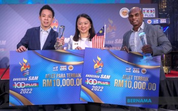 BERNAMA - MIKE MAHEN, LIEK HOU DINOBAT ATLET TERBAIK ANUGERAH 100PLUS ...