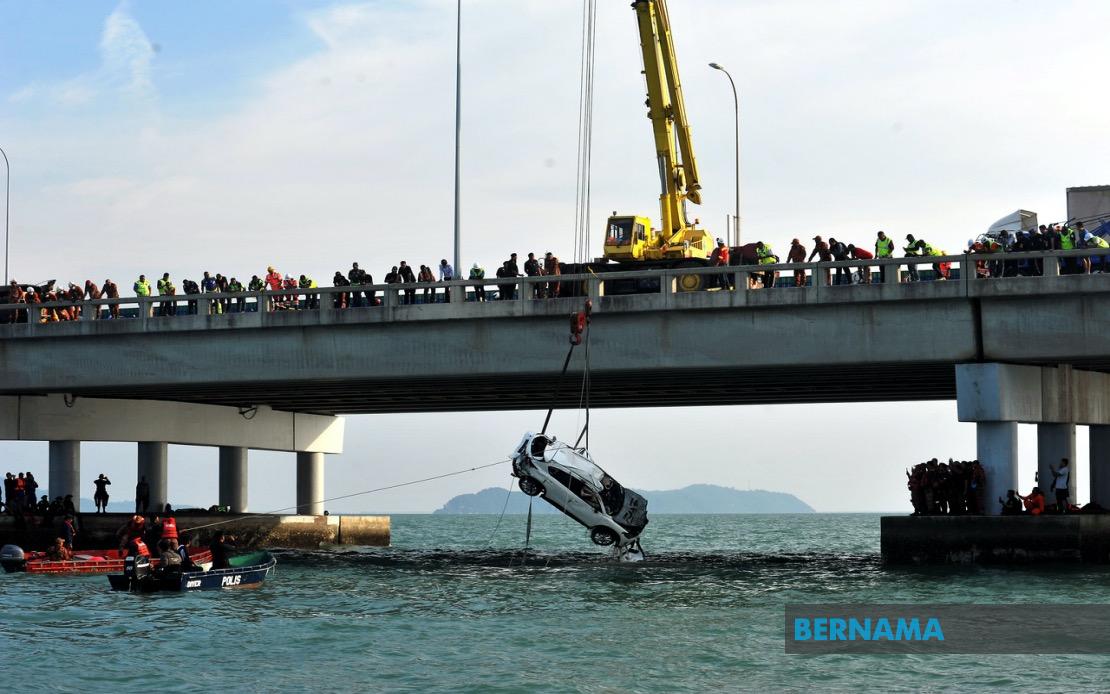 Bridge accident. Пинангский мост.