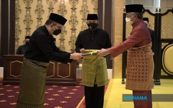 BERNAMA - AGONG KURNIA SURAT CARA PELANTIKAN DUA HAKIM