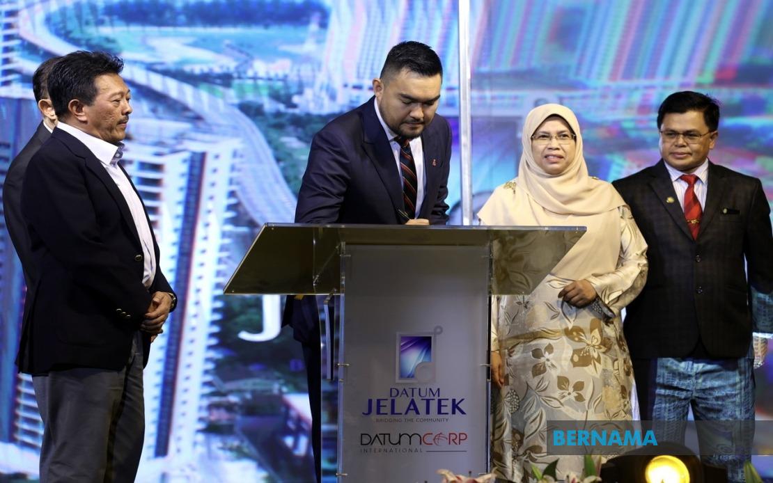 BERNAMA DATUM JELATEK MALL OPENS, SET TO SHOPPING FOCAL POINT