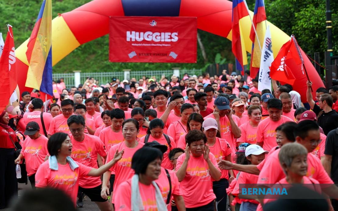 BERNAMA Huggies Malaysia’s Alam Damai Fun Run Draws Nearly 1,000