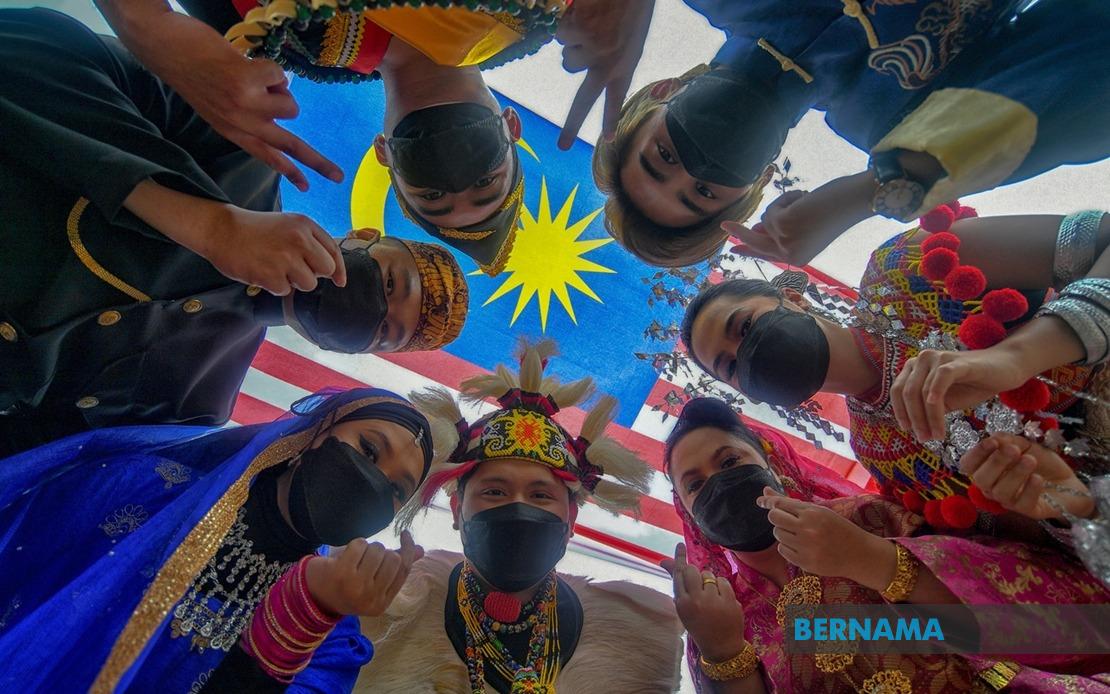 BERNAMA - Rakyat Malaysia diseru bersatu dan jiwai Hari Malaysia