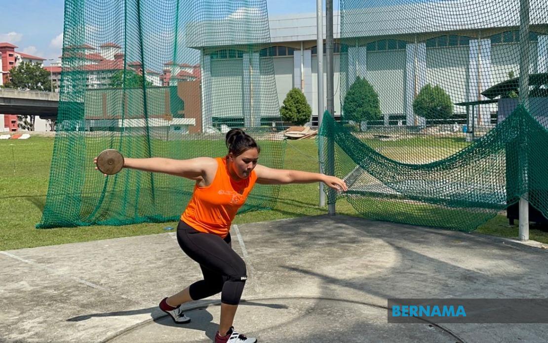 Bernama Queenie Ting Kini Sasar Lemparan 55 Meter