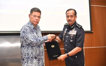 BERNAMA - RAZARUDIN DILANTIK TIMBALAN KETUA POLIS NEGARA SECARA KONTRAK ...