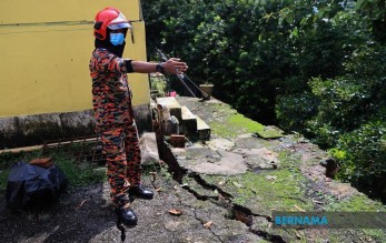 BERNAMA - 31 AREAS AT RISK OF LANDSLIDES NATIONWIDE DUE TO NORTHEAST ...