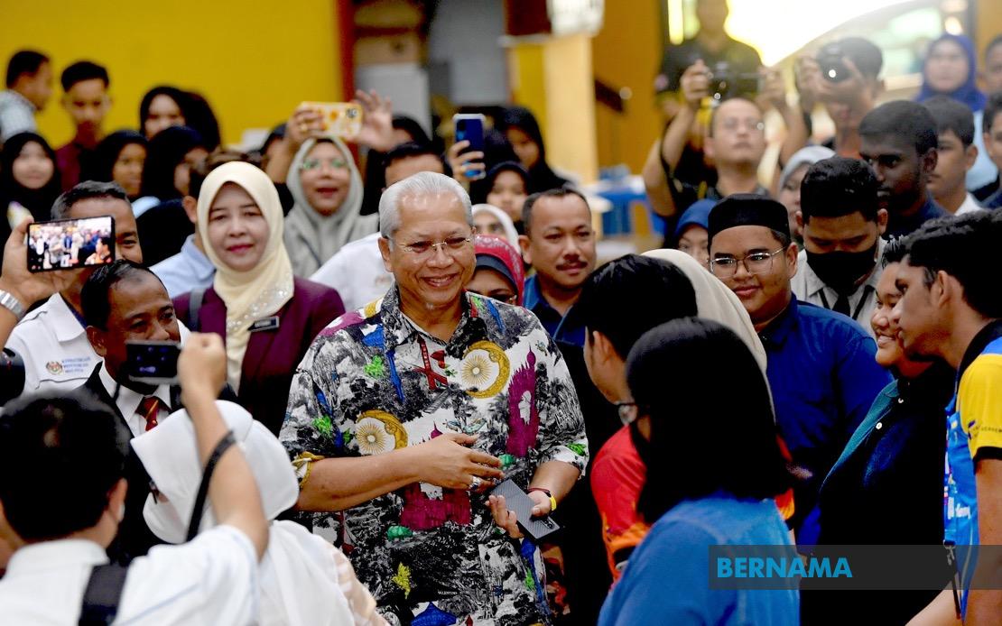 BERNAMA - GE15 RIGHT MOVE TO FORM A STRONG, STABLE GOVT - ANNUAR