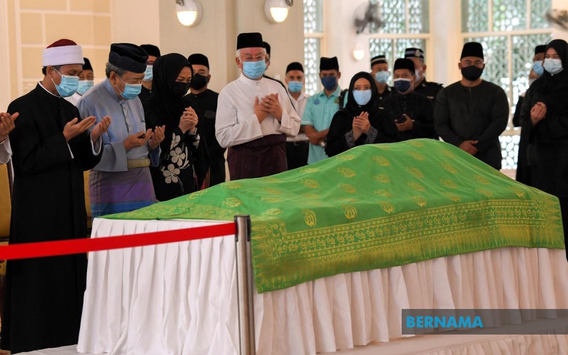 Bernama Sultan Of Selangor Tengku Permaisuri Express Condolences Over Tun Rahah S Passing
