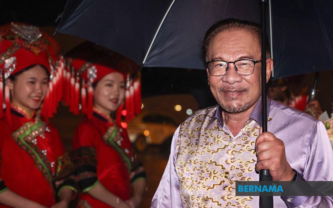 BERNAMA PM ANWAR TIBA DI NANNING UNTUK HADIRI CAEXPO KE 20