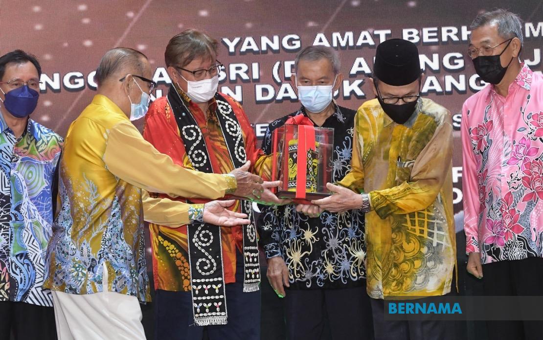 BERNAMA - Sarawak CM finds it strange that opposition wants to 