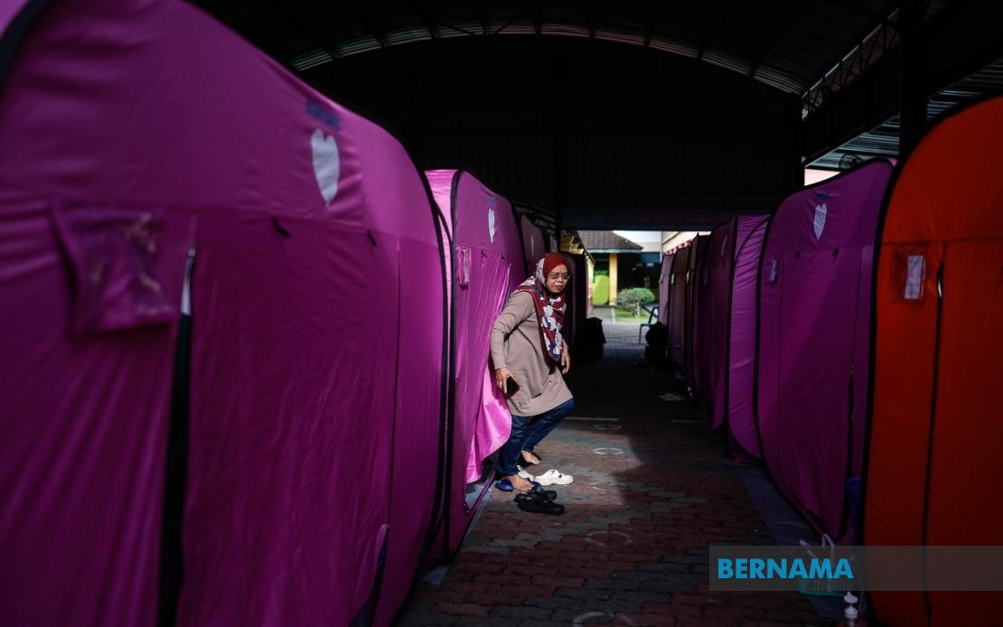 Banjir Di Terengganu Dan Kelantan Semakin Baik, Satu Pusat Bantuan Makanan Baru Dibuka Di Johor