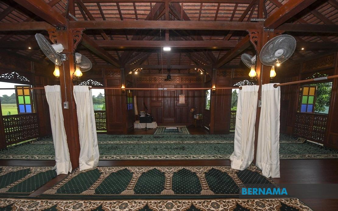 BERNAMA - Tumpat's New Wooden-architecture Mosque Inspired By Istana ...