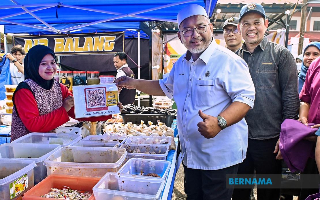 Bernama Rahmah Ramadan Bazaar Held To Ease Peoples Burden