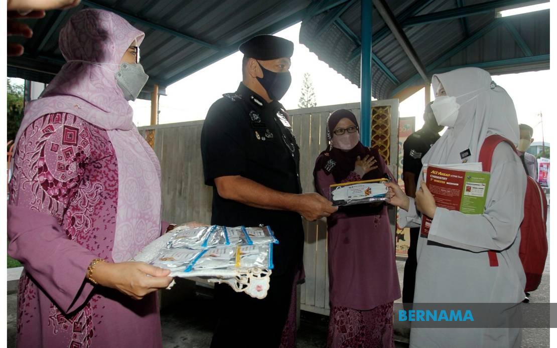 bernama-kanak-kanak-pamer-aksi-bahaya-kertas-siasatan-dirujuk-tpr