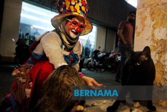 BERNAMA - Mama Pinky Badut Pencinta Kucing Jalanan