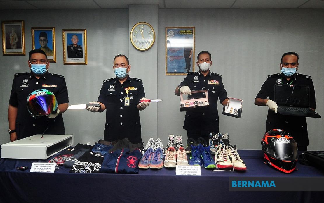 Bernama Shah Alam Police Bust Two Robbery Groups Nab Four For Drug Offences