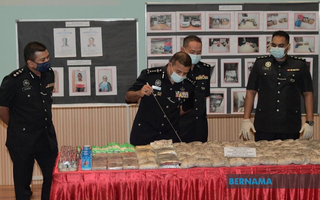 BERNAMA - POLIS BONGKAR MAKMAL PROSES DADAH JENIS HEROIN DI JOHOR