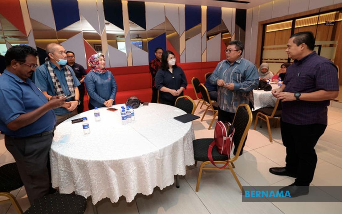 BERNAMA INDONESIAN CONSUL GENERAL PROPOSES TASK FORCE ON COOPERATION   F961c8f4d9649b57da66e6c001b5b7c163cfc01e59d47