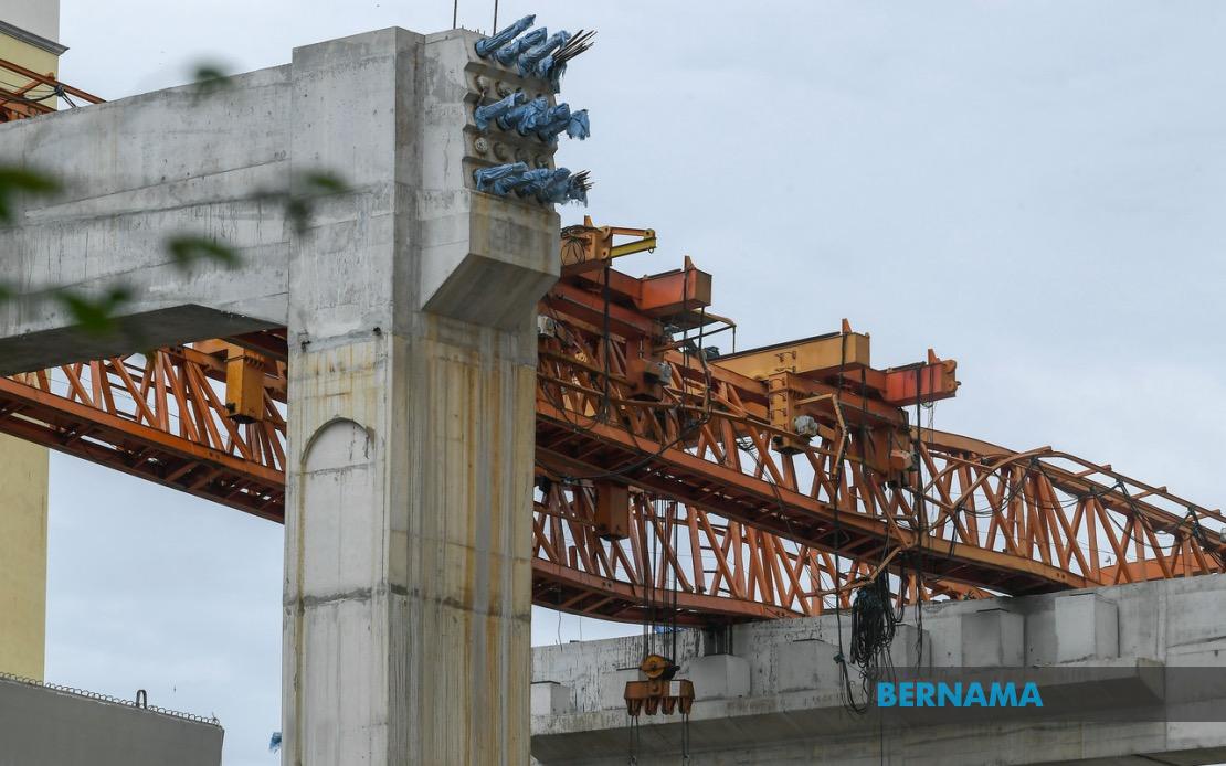 Bernama Suke Mishap Work To Remove Collapsed Crane Begins